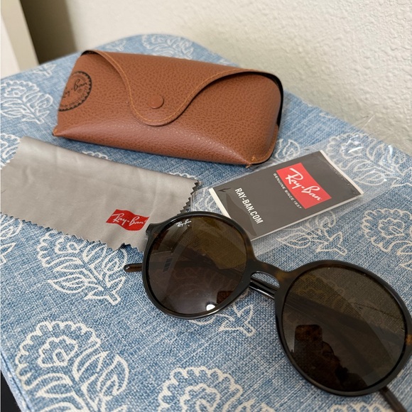 Ray-Ban Tortoise Round Sunglasses with Brown Case main image 3